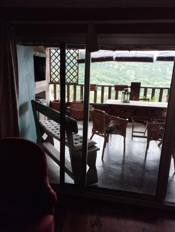 Entre Terre Et Ciel. Apartment Saignon Luaran gambar